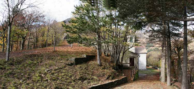  Image name: 02-santuario calvigi.jpg 
 width: 750 pixel 
 height: 346 pixel 
 Size: 59089 bytes 
 Click to enlarge 